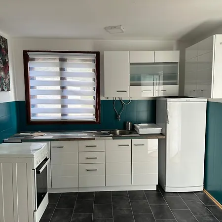 Vakantiehuis Tresnjin Cvet *