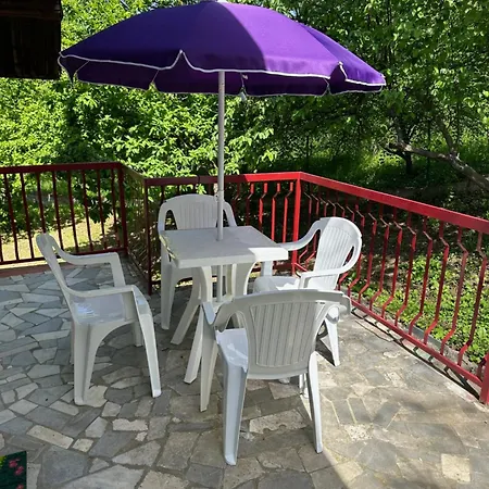 Vakantiehuis Tresnjin Cvet *