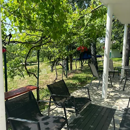 Vakantiehuis Tresnjin Cvet *